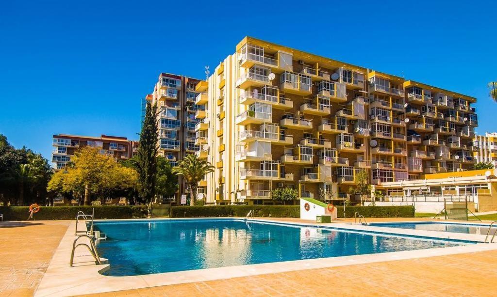 Iris Benalmadena Apartment ภายนอก รูปภาพ